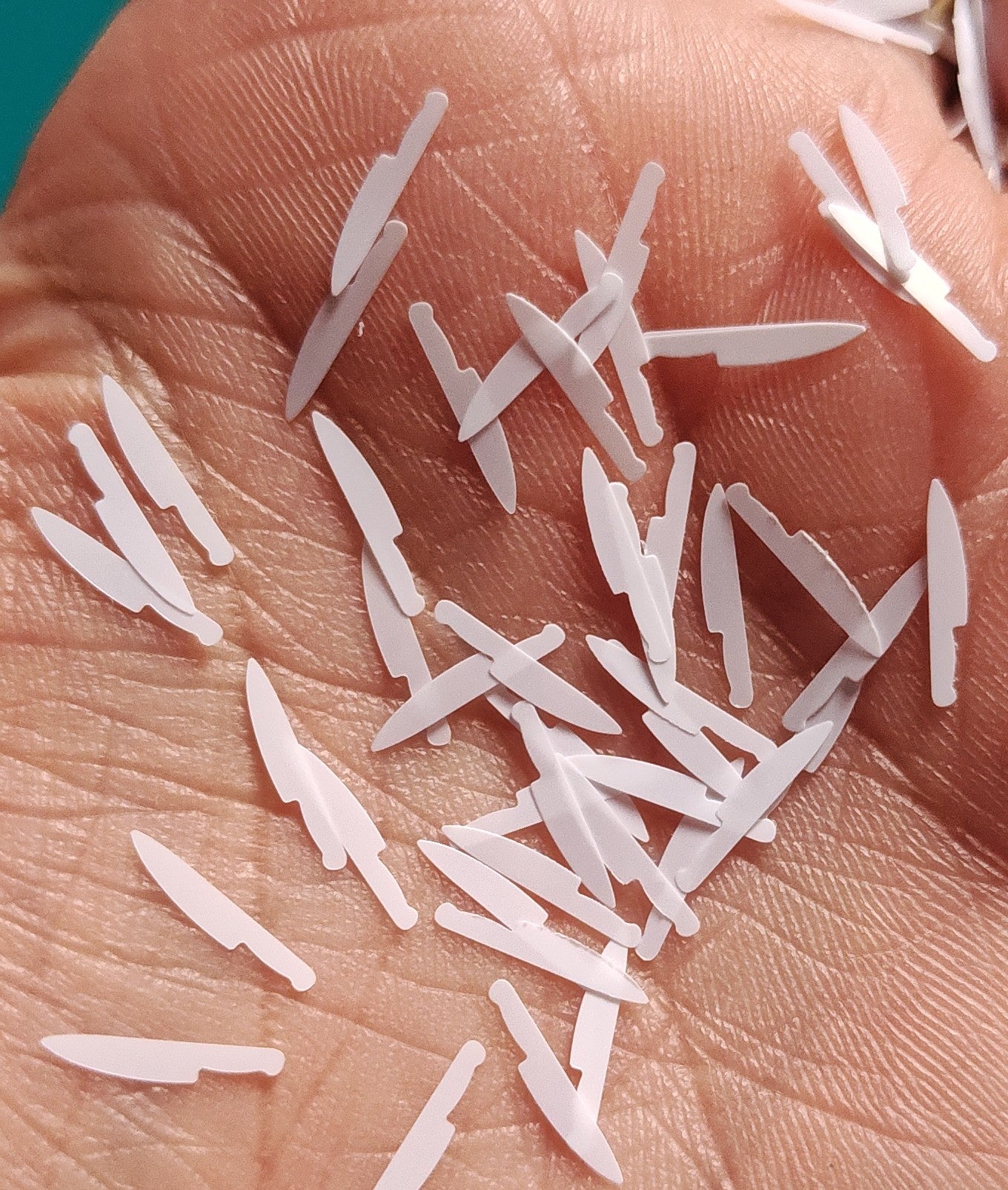 Knife (white) shaped glitter