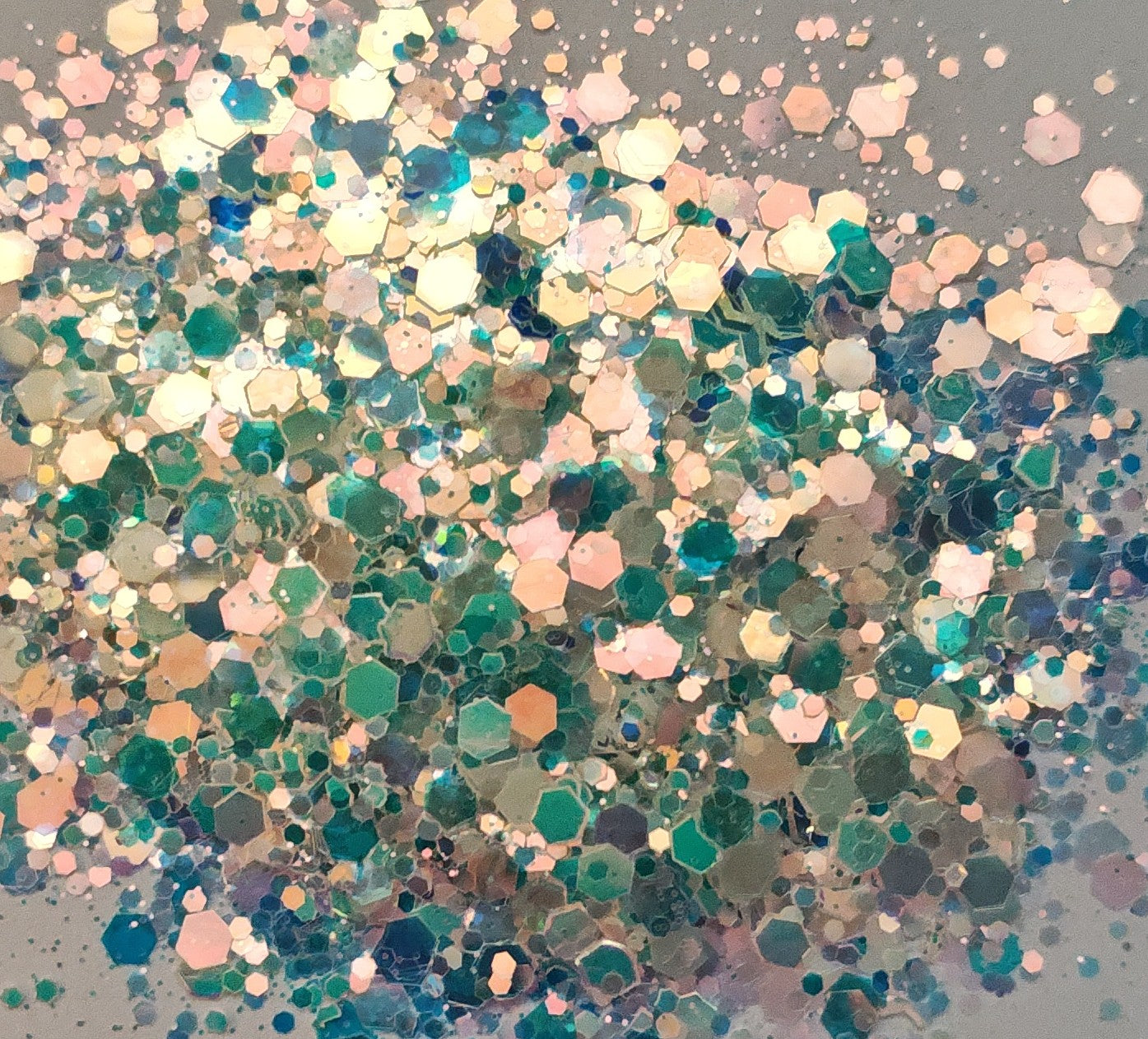 Scales Glow Glitter